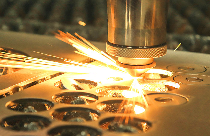 激光切割機(jī)的使用需要注意哪些事項(xiàng)？