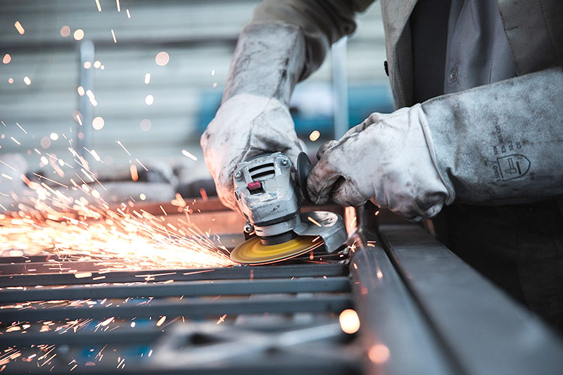 成都激光切割加工在碳鋼加工中會(huì)出現(xiàn)那些問題？